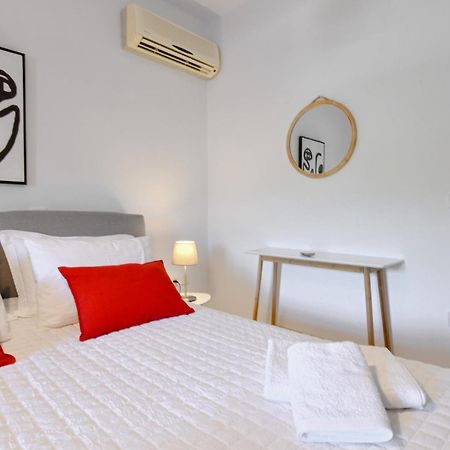 Amazing 2 bedroom apartment overlooking the Marina at Vourkárion Buitenkant foto
