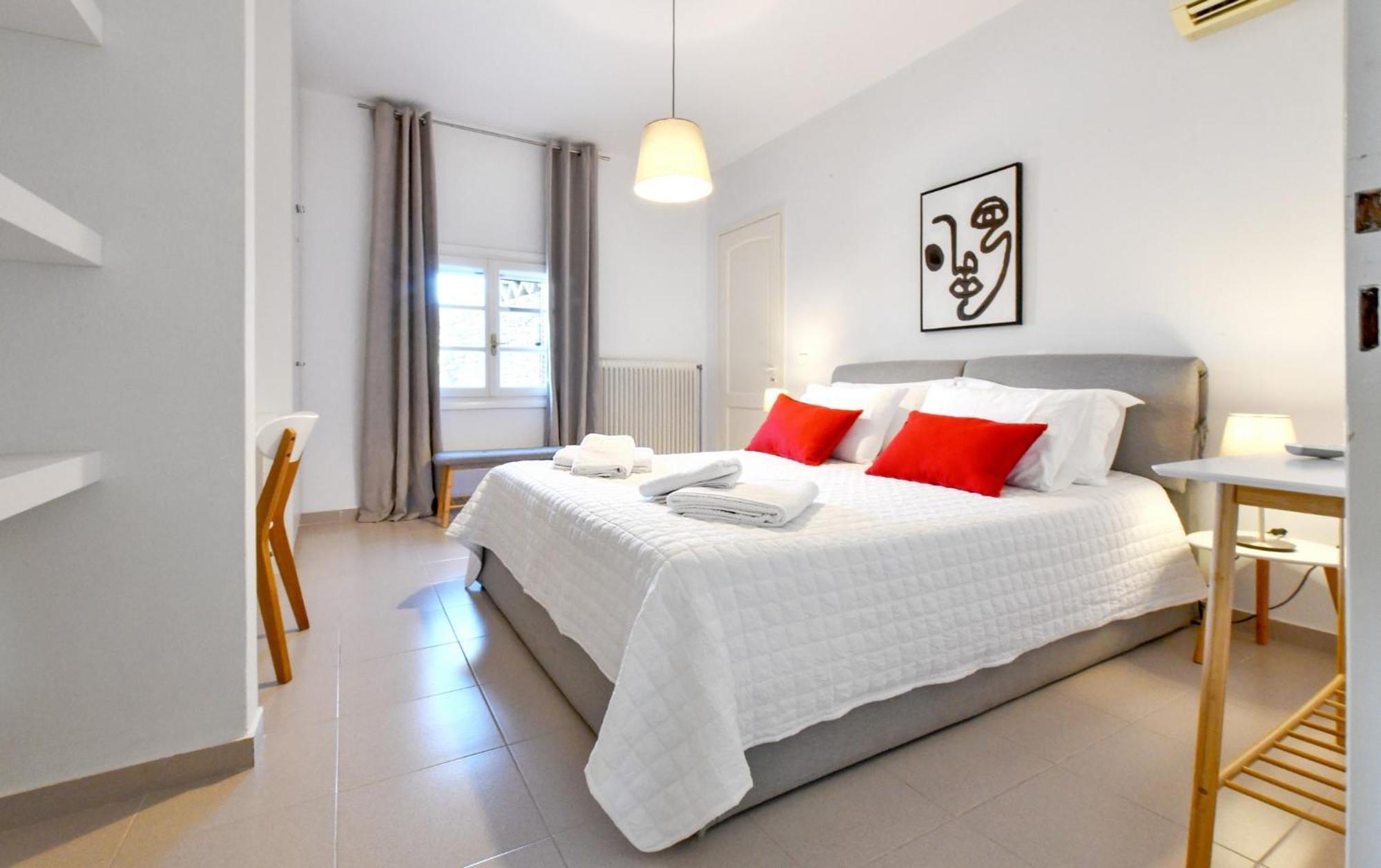 Amazing 2 bedroom apartment overlooking the Marina at Vourkárion Buitenkant foto