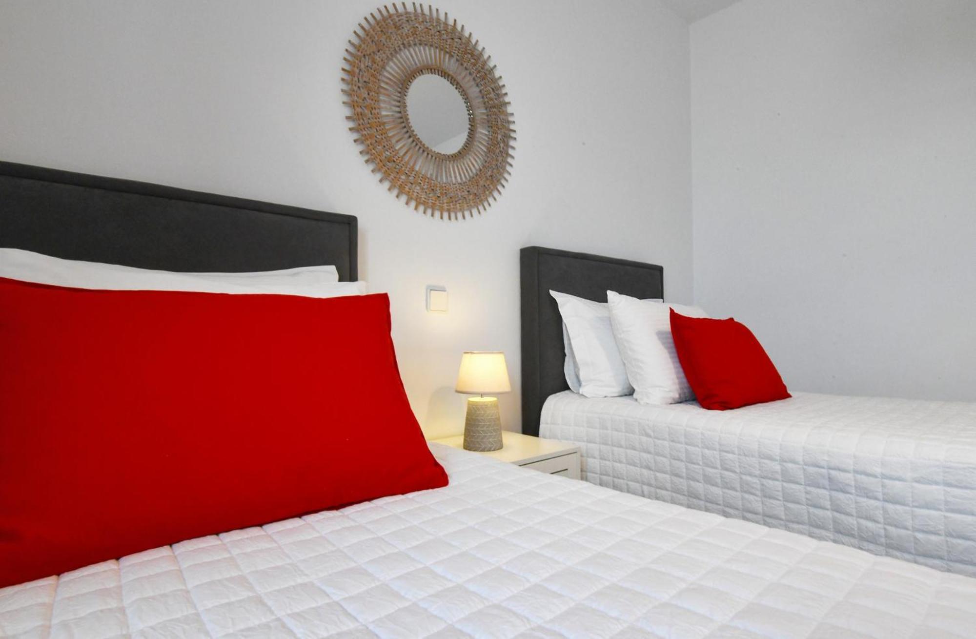 Amazing 2 bedroom apartment overlooking the Marina at Vourkárion Buitenkant foto