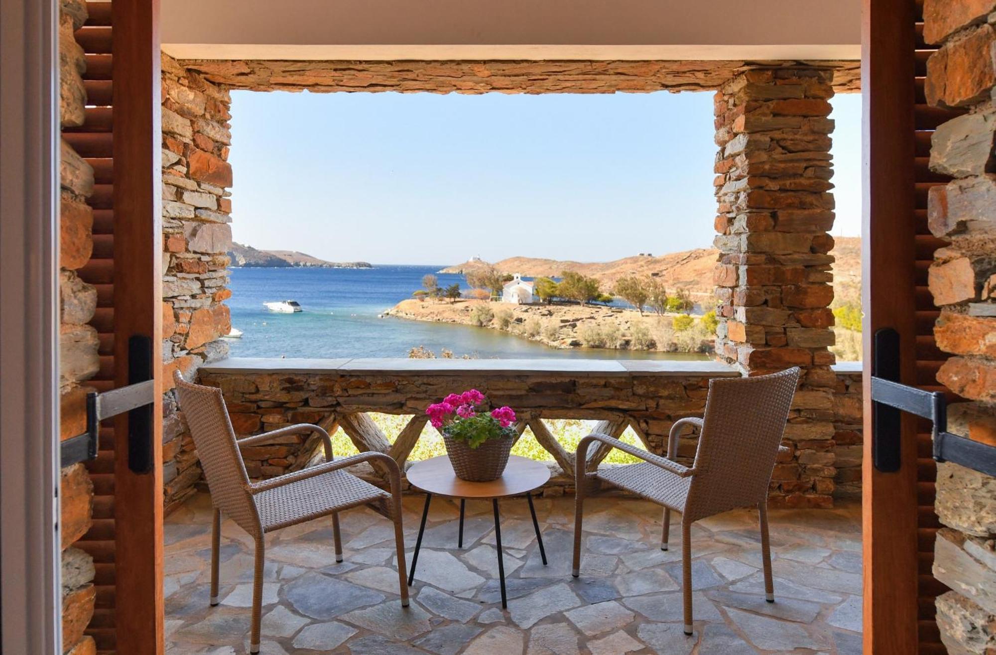 Amazing 2 bedroom apartment overlooking the Marina at Vourkárion Buitenkant foto