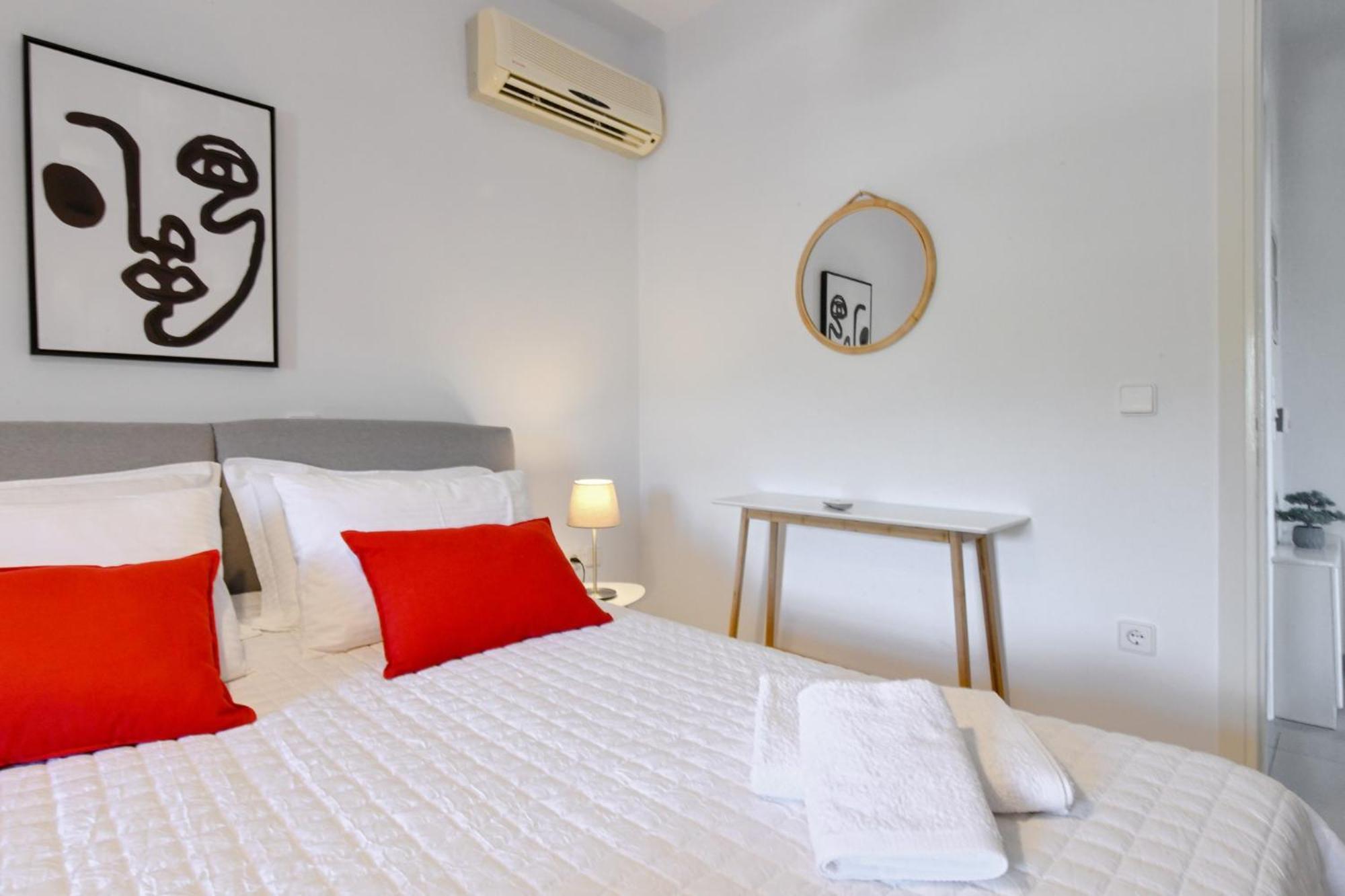 Amazing 2 bedroom apartment overlooking the Marina at Vourkárion Buitenkant foto