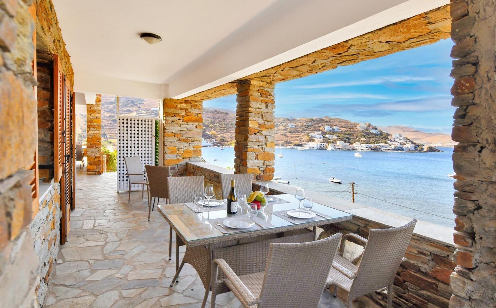Amazing 2 bedroom apartment overlooking the Marina at Vourkárion Buitenkant foto