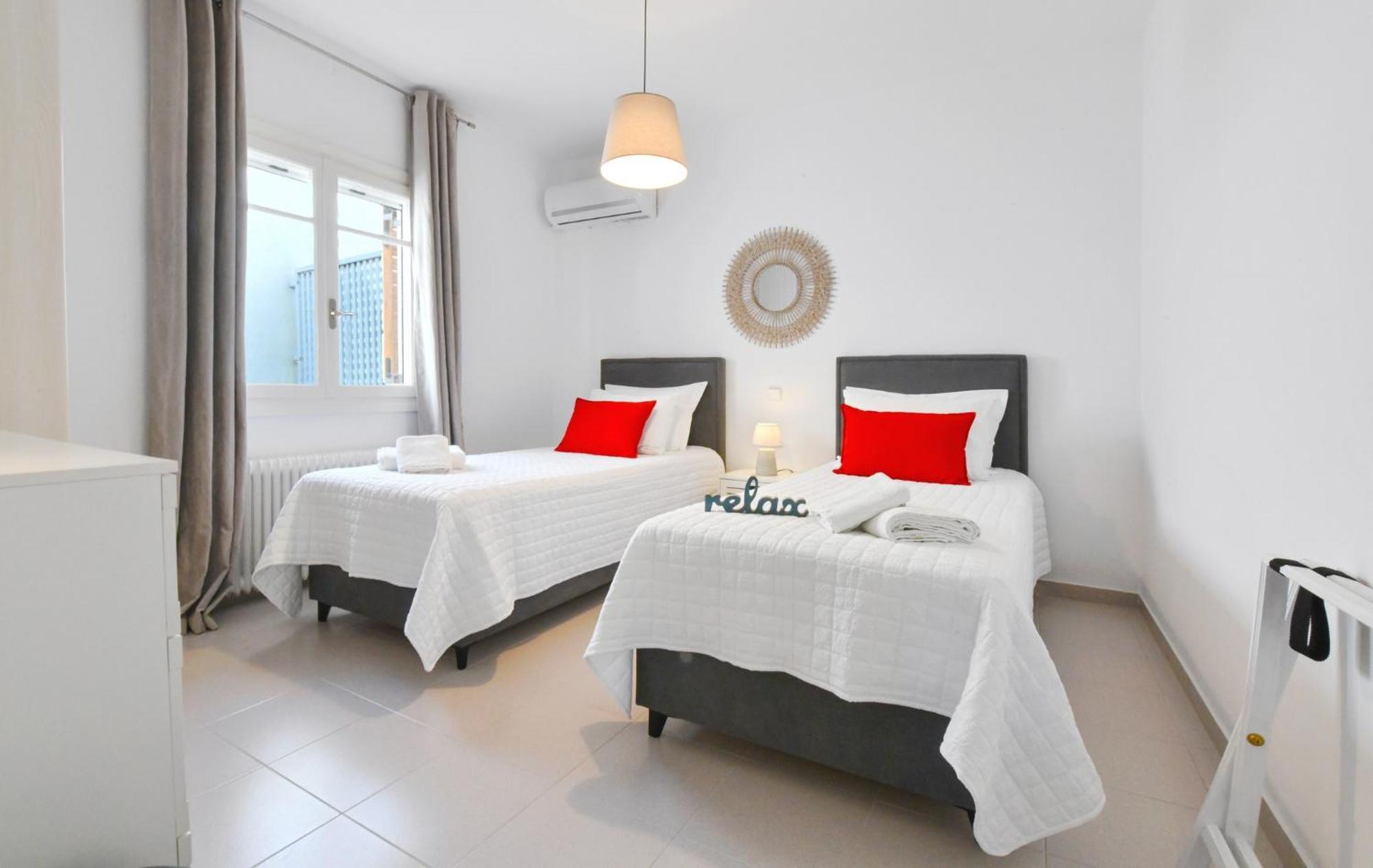 Amazing 2 bedroom apartment overlooking the Marina at Vourkárion Buitenkant foto